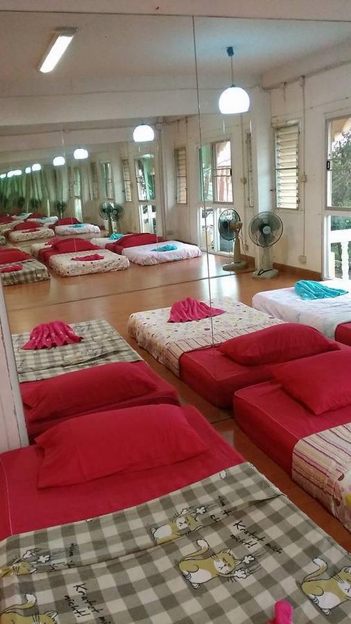 Gondor Guesthouse شيانغ ماي الغرفة الصورة